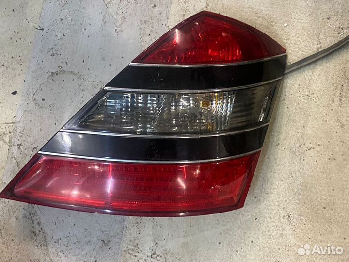 Фонарь задний правый w221 S-class дорест