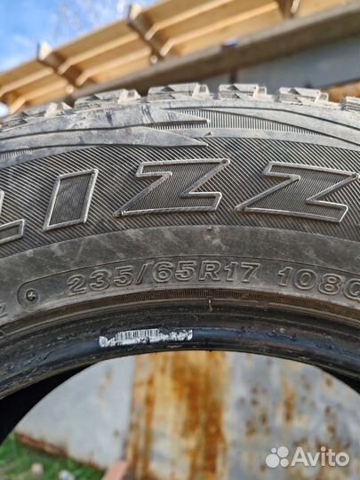 Bridgestone Blizzak DM-V1 235/65 R17 108