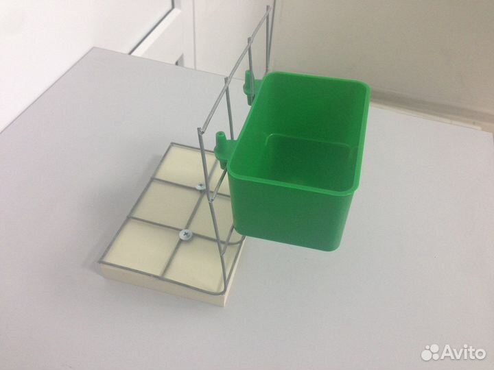 Поилка-кормушка