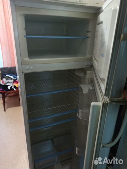 Продам холодильник Индезит