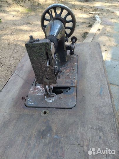 Швейная машина Зингер, без станины
