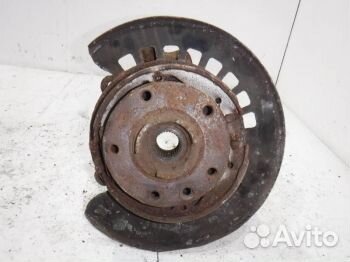 Кулак задний левый