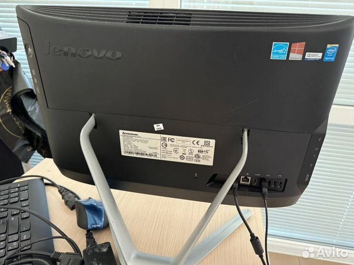 Моноблок Lenovo C360