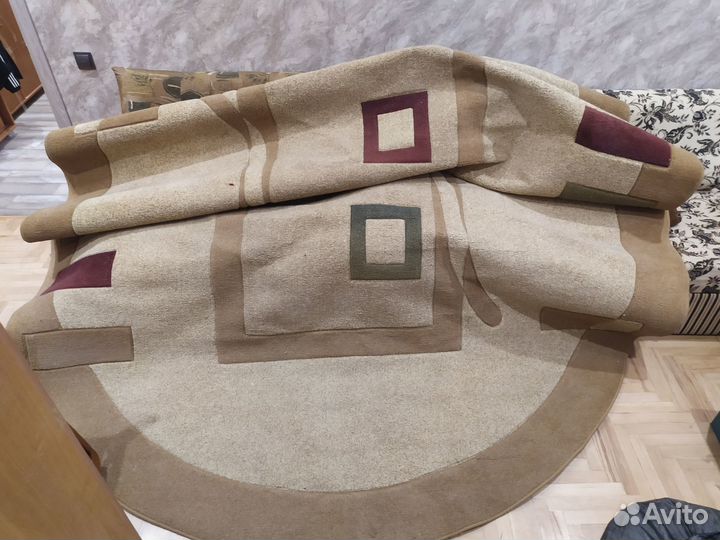 Продаëтся ковёр