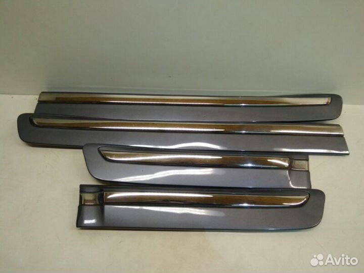 Комплект накладок на двери задний левый Lexus Lx 3