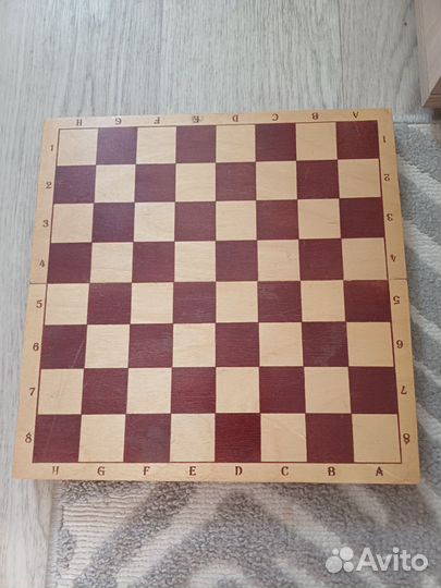 Шахматы деревянные, не хватает 2 фигуры