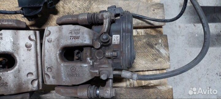 Суппорт тормозной, задний Mercedes-Benz E-200 D