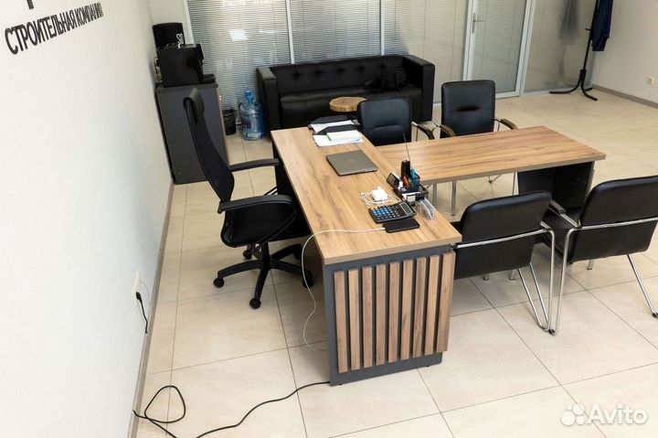 Стол в кабинет руководителя