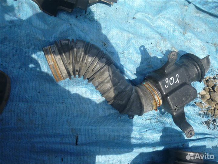 Корпус воздушного фильтра Toyota 4Runner GRN210