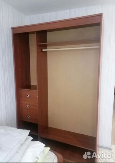Продам шкаф с зеркалом
