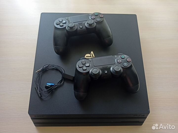 Sony PlayStation 4 pro 1 Tb + игры