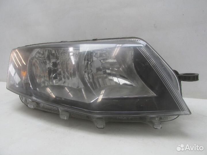 Фара правая Skoda Octavia