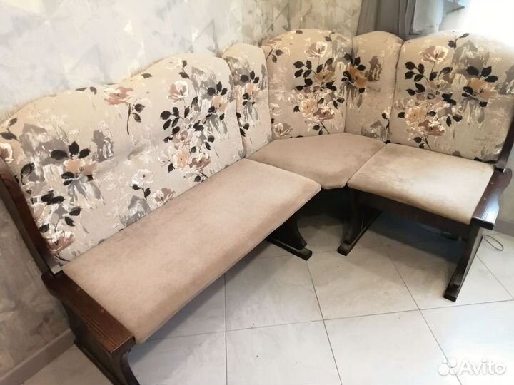 Диван угловой кухонный