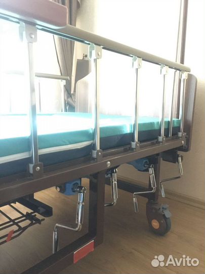 Кровать для лежачих больных,инвалидов бу механич