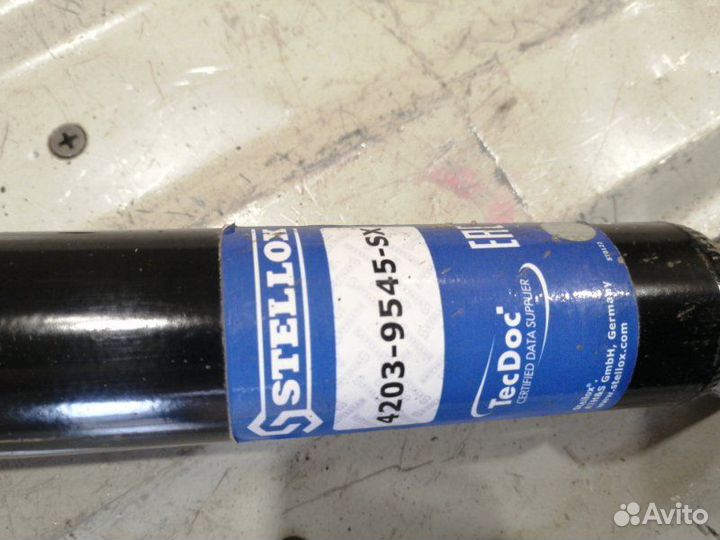 Стойка подвески задняя правая Opel Corsa D Z12XEP