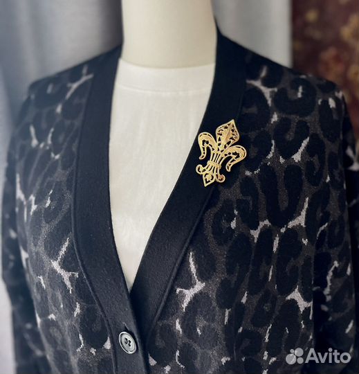 Monet. Геральдическая брошь 