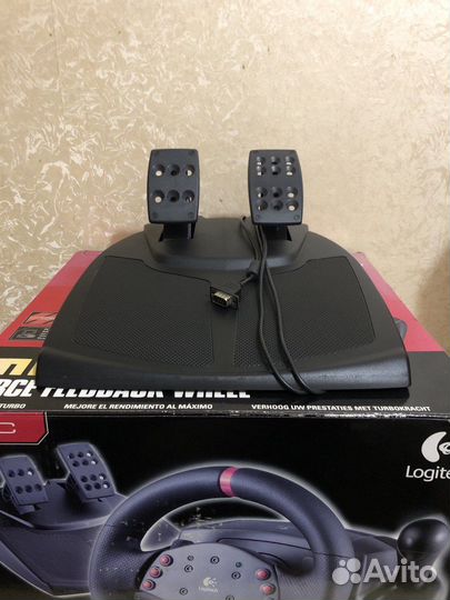 Руль Logitech momo Racing угол поворота 240