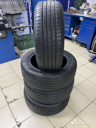 Kumho Ecsta HS51 215/55 R17 94V