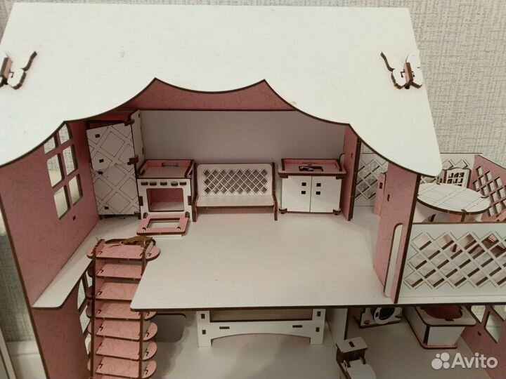 Большой кукольный домик деревянный, с мебелью