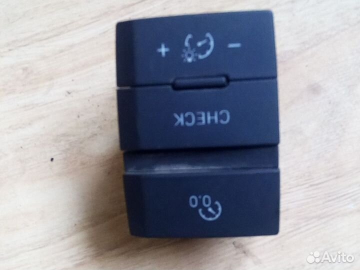 Кнопки бортового компьютера Audi Q7 4L1927123