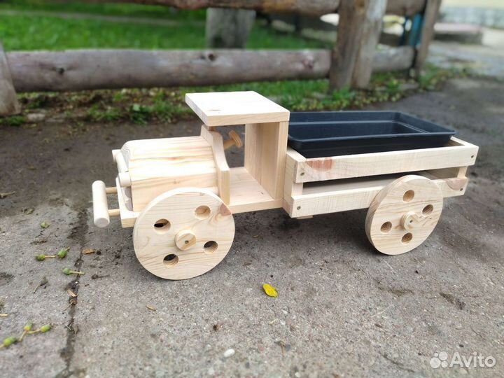 Садовые декоративные фигуры для цветов