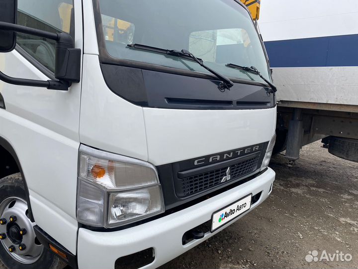 Mitsubishi Fuso Canter с КМУ, 2014