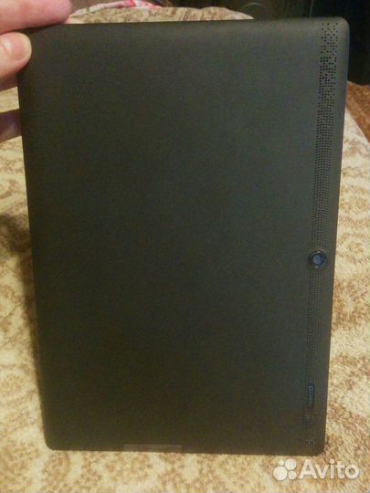 Планшет Lenovo TB3-X70L