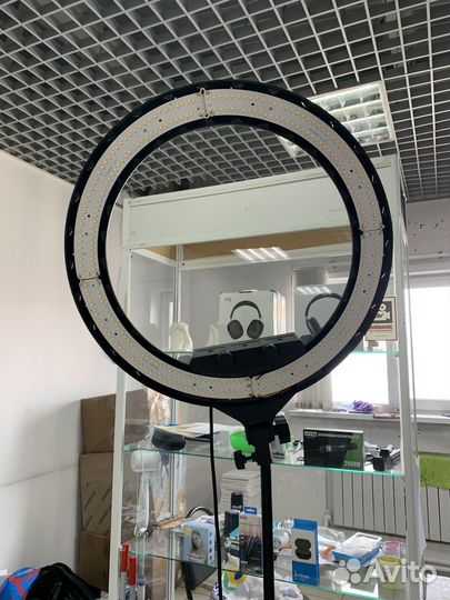 Кольцевая лампа 45 см со штативом