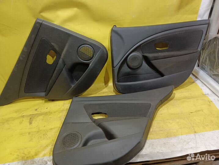 Обшивка двери Renault Fluence 2010-2017