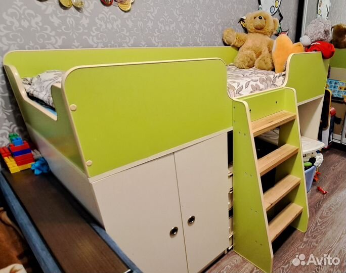 Кровать-чердак с матрасом