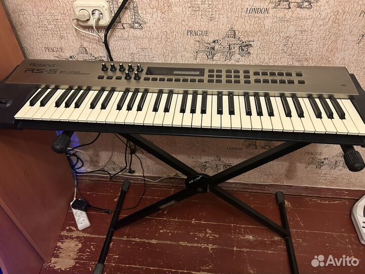 Синтезатор Roland RS-5