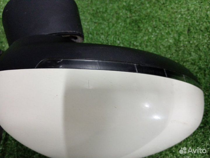 Зеркало заднего вида боковое правое Audi A1 8X1