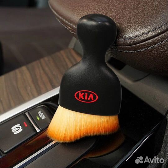 Мягкая щетка для чистки салона авто KIA