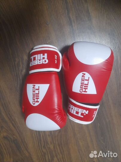 Боксерские перчатки