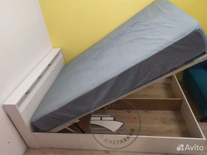 Кровать двухспальная с подъемным механизмом