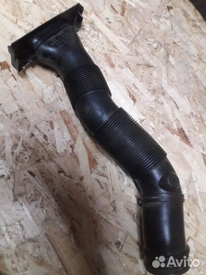 Патрубок воздушного фильтра Skoda Octavia A5 BUD