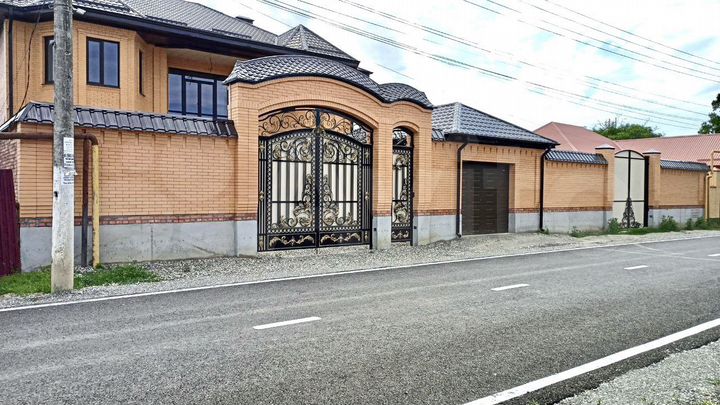 Дом 350 м² на участке 5,5 сот.