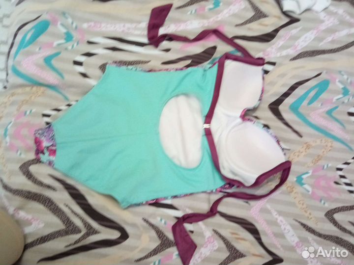 Купальник б/у с завязкой на шею