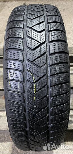 Pirelli Scorpion Winter 215/70 R16