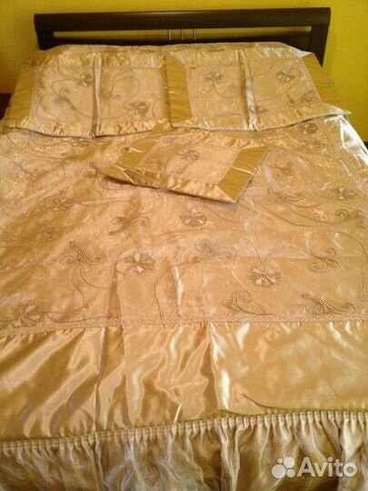 Покрывало с занавеской