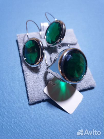 Серьги и кольцо с камнями
