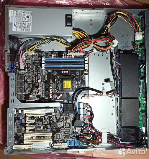 Серверные платформы Asus RS300-E8-PS4, сервер