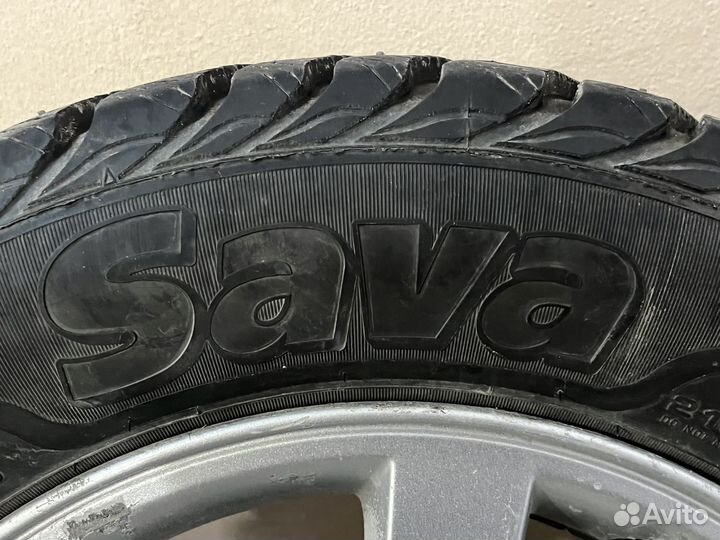 Sava Eskimo Stud 215/65 R16