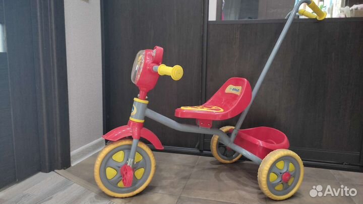 Детский трёхколёсный велосипед