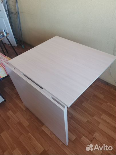 Стол книжка