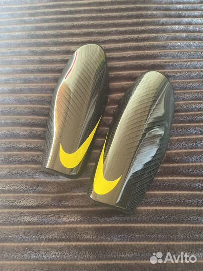 Щитки футбольные nike mercurial pro