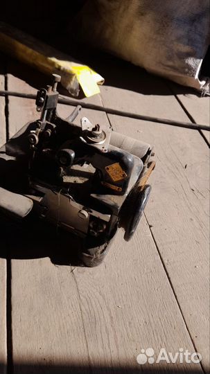 Швейная машина оверлок