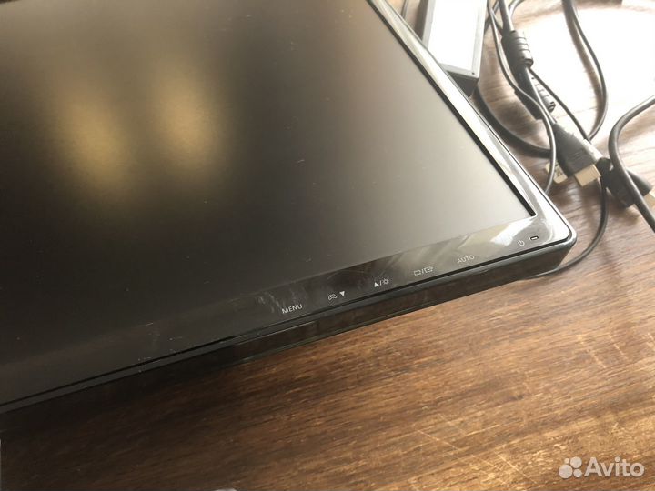 Монитор Samsung