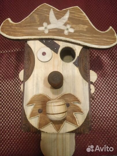 Деревянные резные скворечники и кормушки