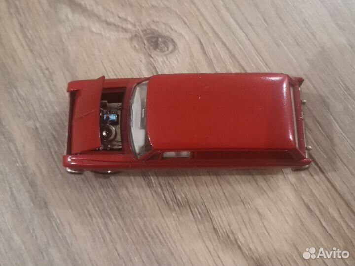 Модель автомобиля 1 :43